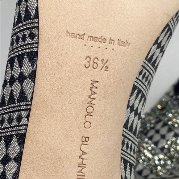 Manolo Blahnik Hangisi 70 Embellished Print Pumps - Picture 11 of 12